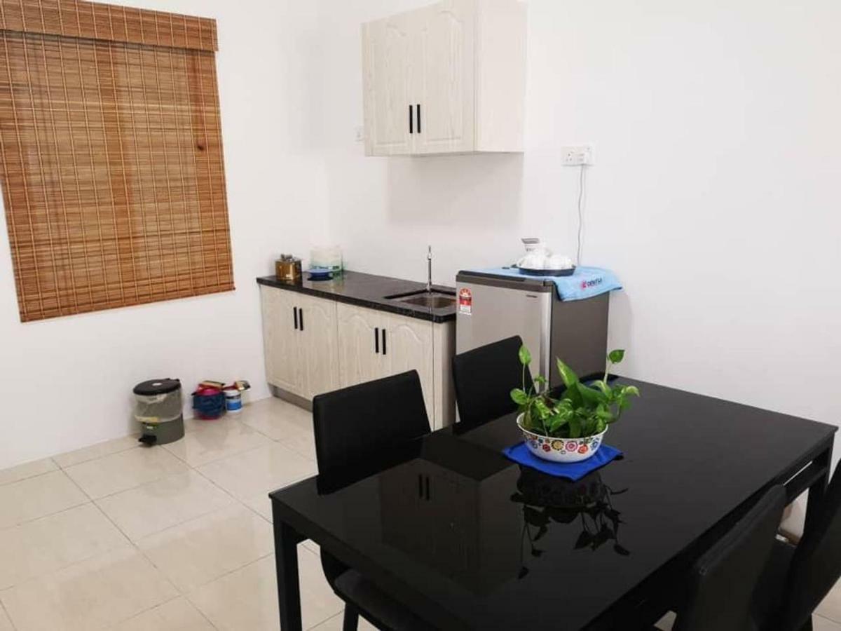 Chung cư 78 m² 3 phòng ngủ, 2 phòng tắm riêng ở Kuah Ngoại thất bức ảnh