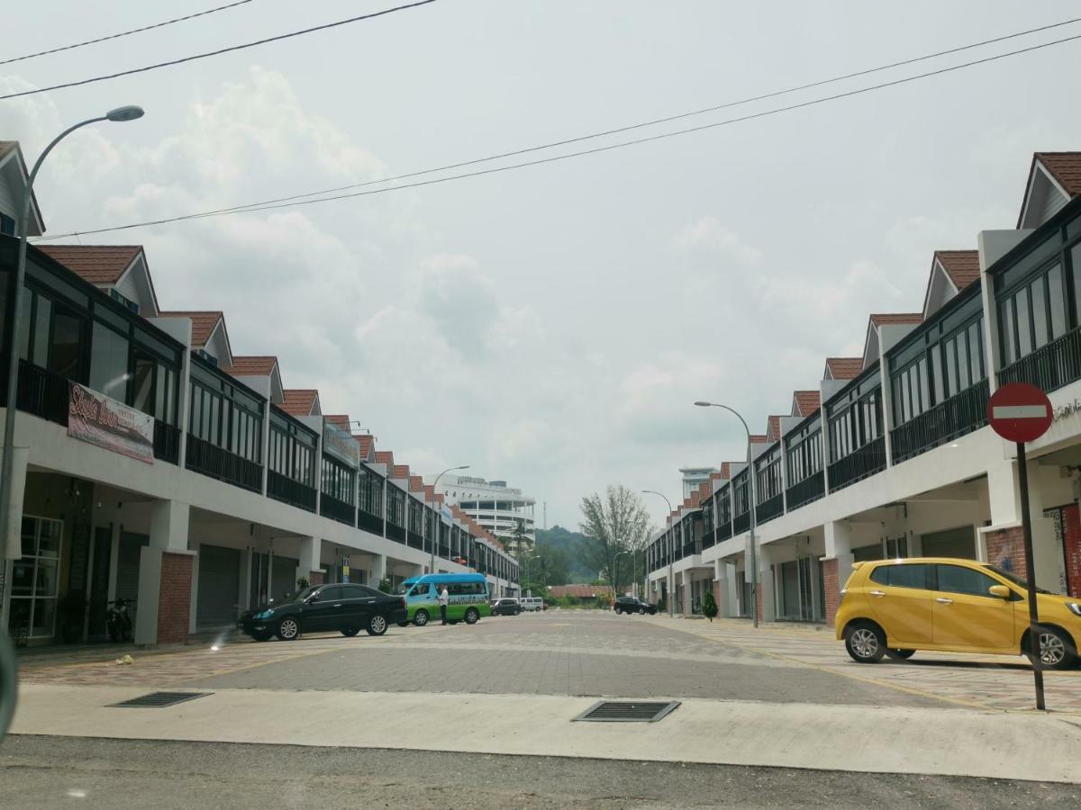 Chung cư 78 m² 3 phòng ngủ, 2 phòng tắm riêng ở Kuah Ngoại thất bức ảnh